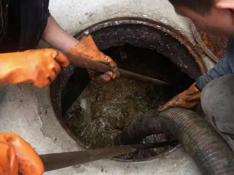 北安清理化粪池时如何避免沼气的危害？